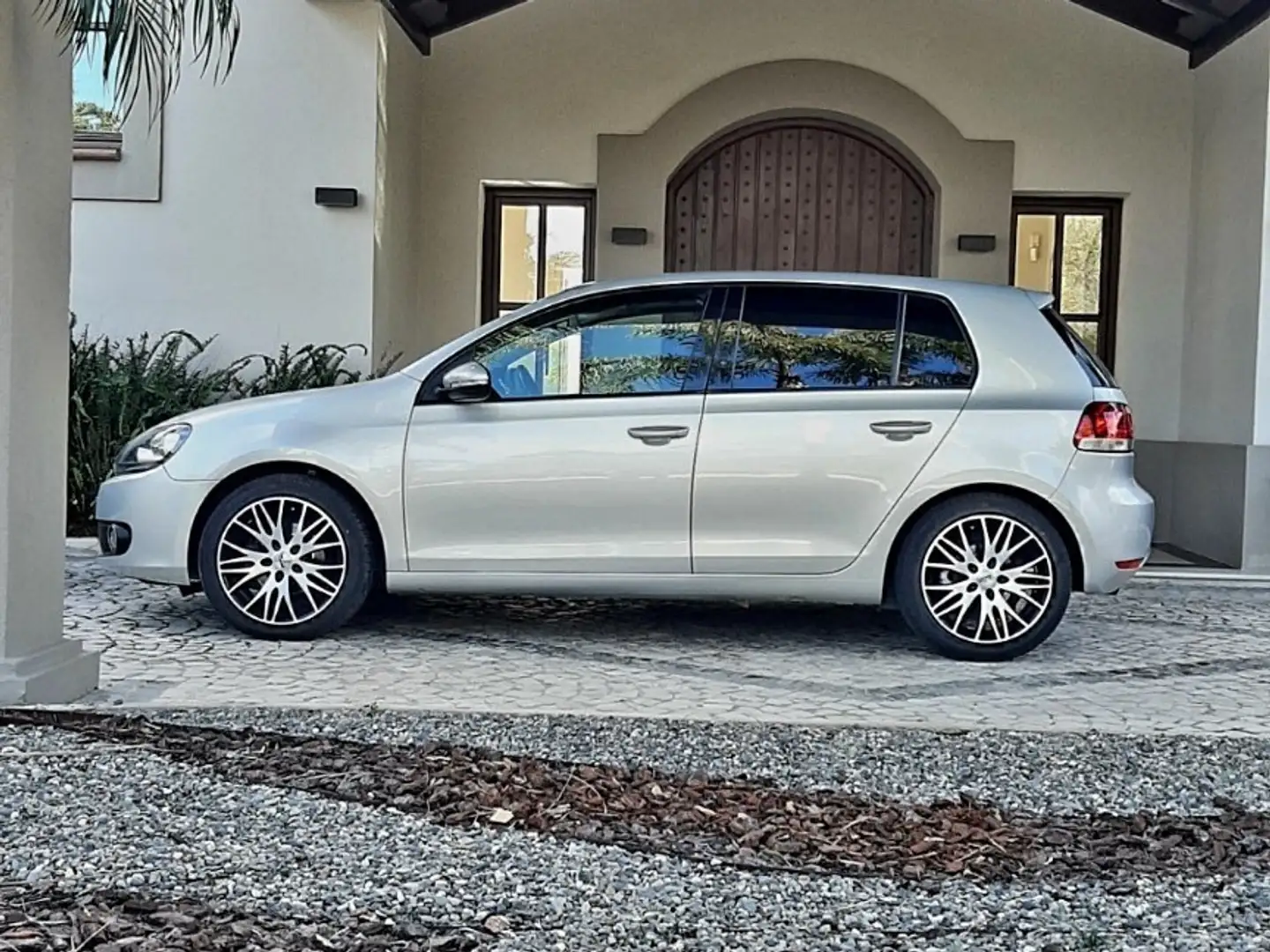 Volkswagen Golf 1.6 TDI DPF BlueMotion Gris - 2