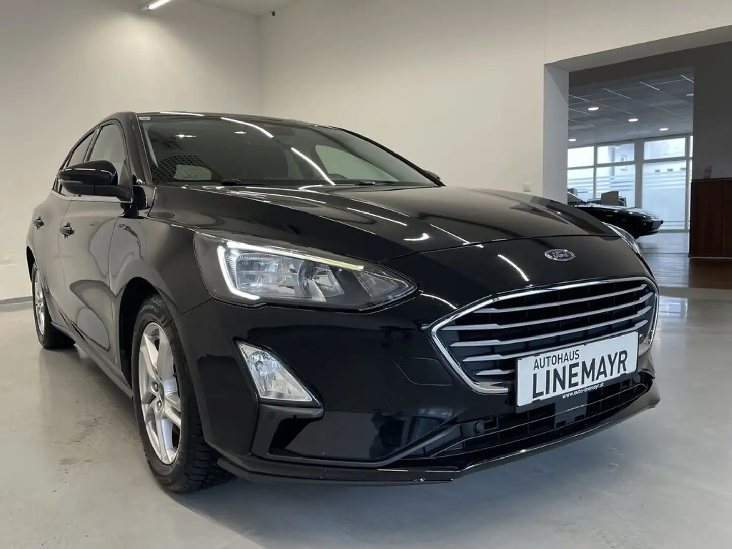 Ford Focus 5 Türig Cool Schwarz - 2