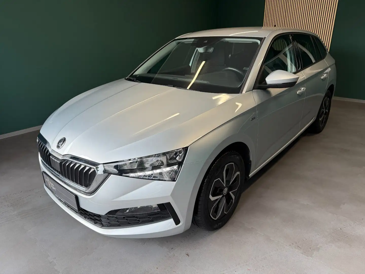 Skoda Scala Drive 125 DSG SHZ /Navi/mtl.149€ Argent - 1