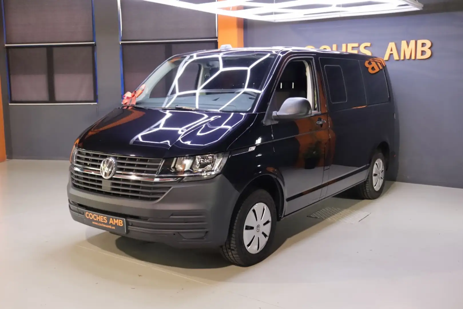 Volkswagen Transporter Kombi 2.0TDI SCR BMT Larga 81kW Negro - 2