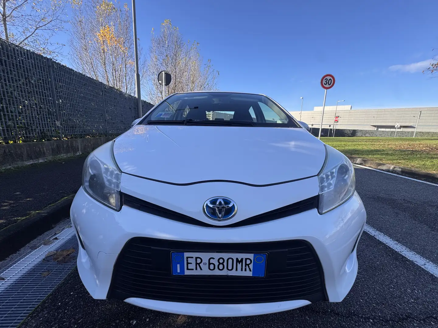 Toyota Yaris 5p 1.5 benzina Hybrid - 1