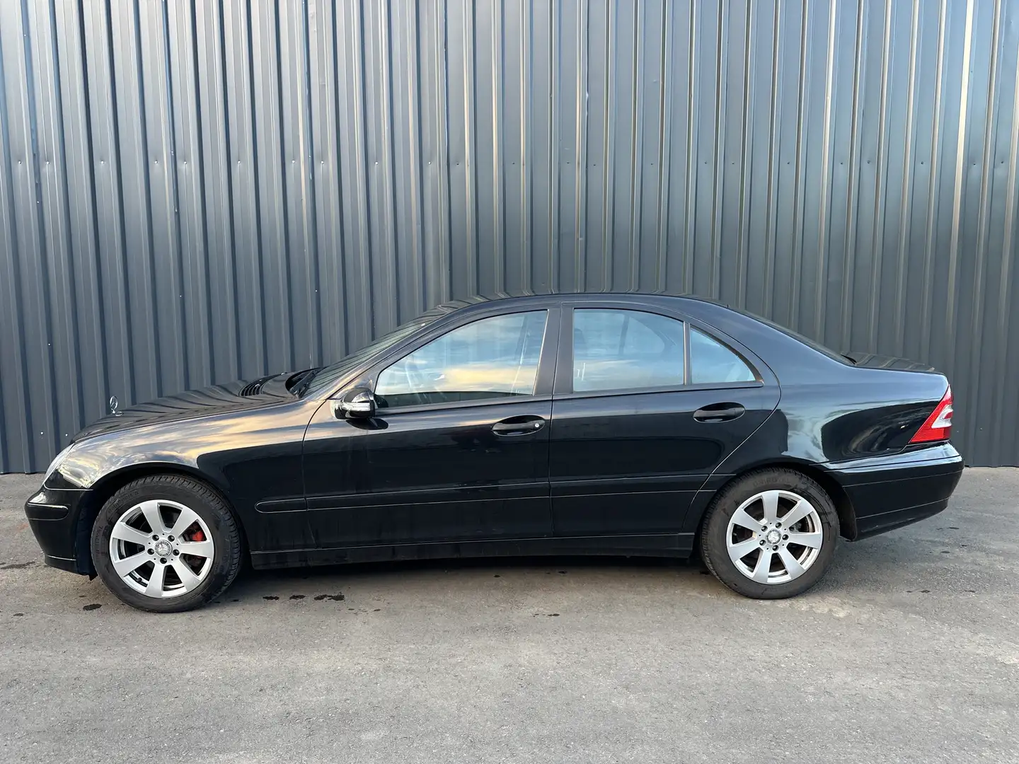 Mercedes-Benz C 220 CDI, 16 Zoll Alufelgen,Rostfrei 2. Hand Schwarz - 2
