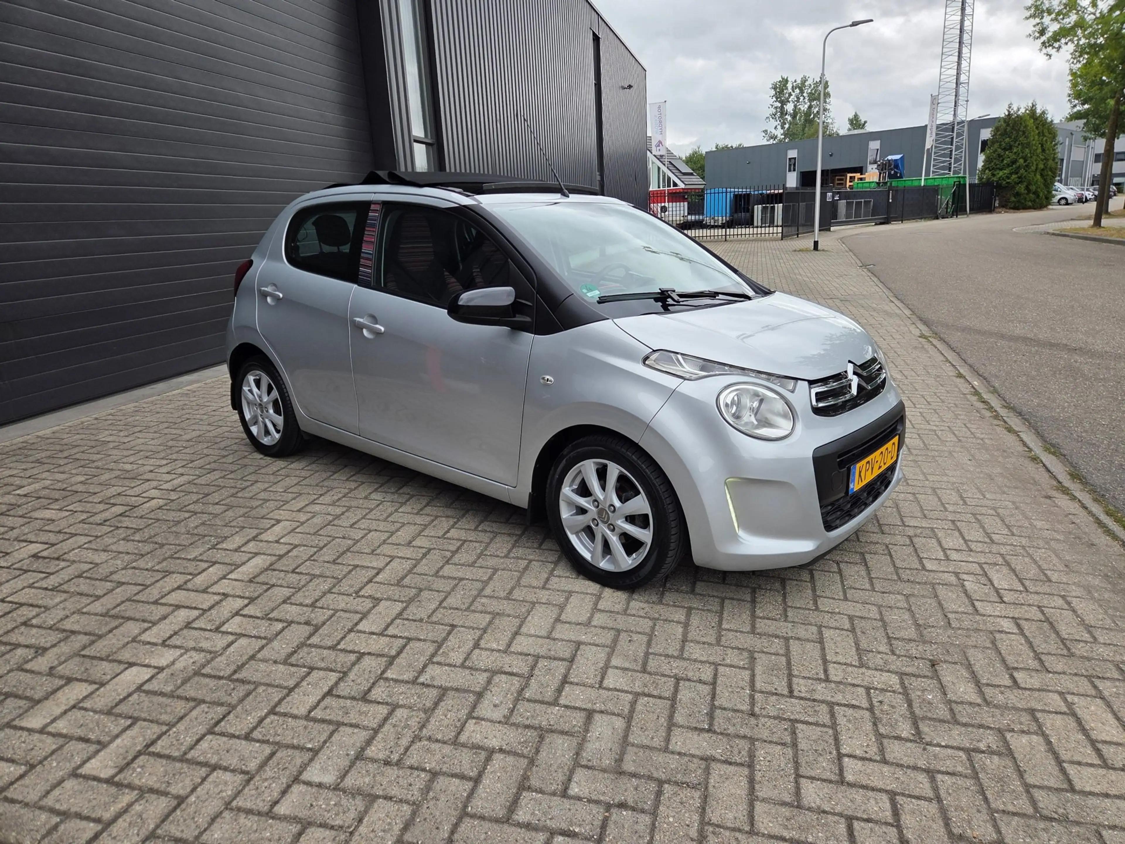 Citroen C1 1.2 PureTech Shine Mooie Auto — photo 9