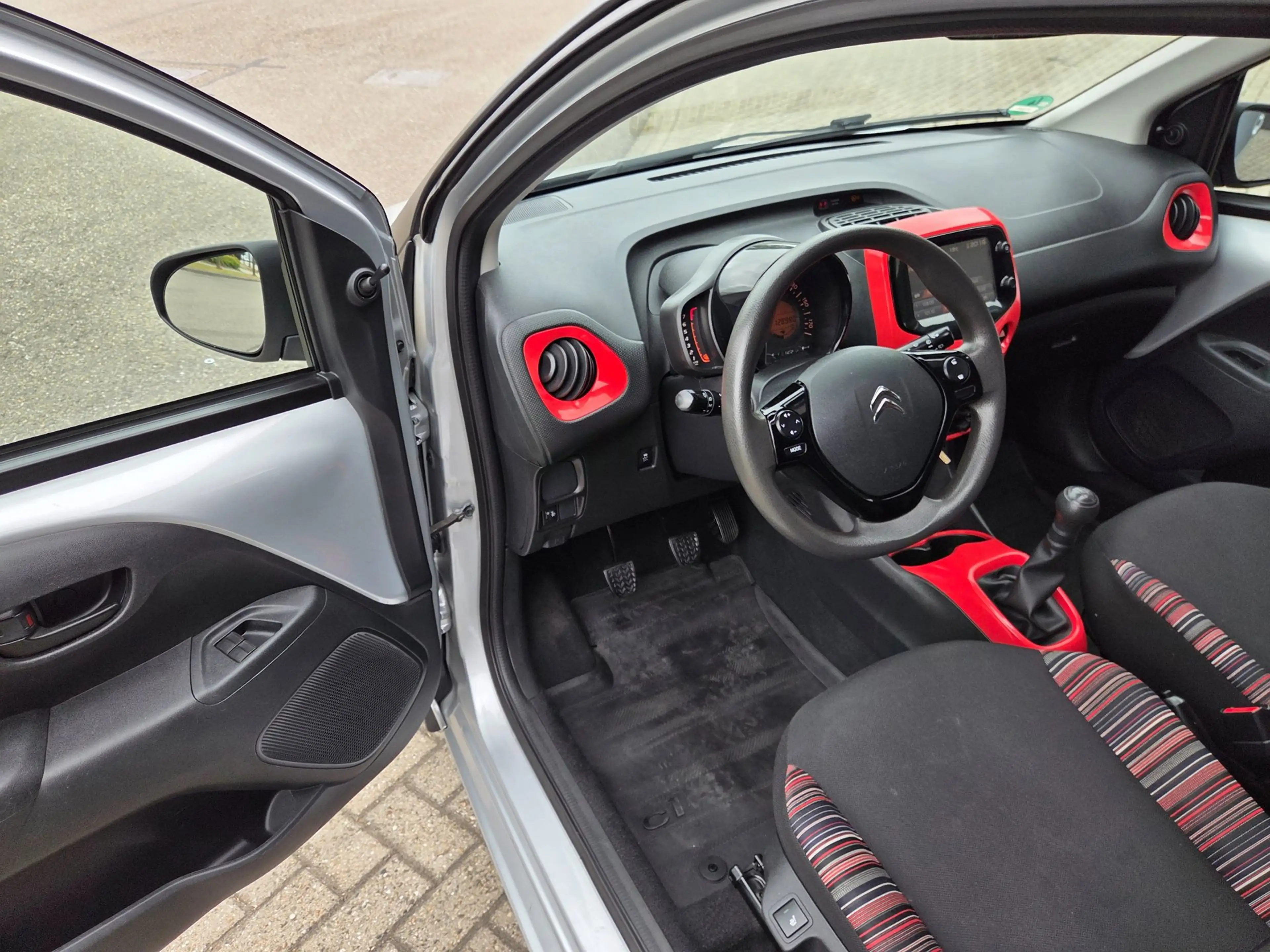 Citroen C1 1.2 PureTech Shine Mooie Auto — photo 14