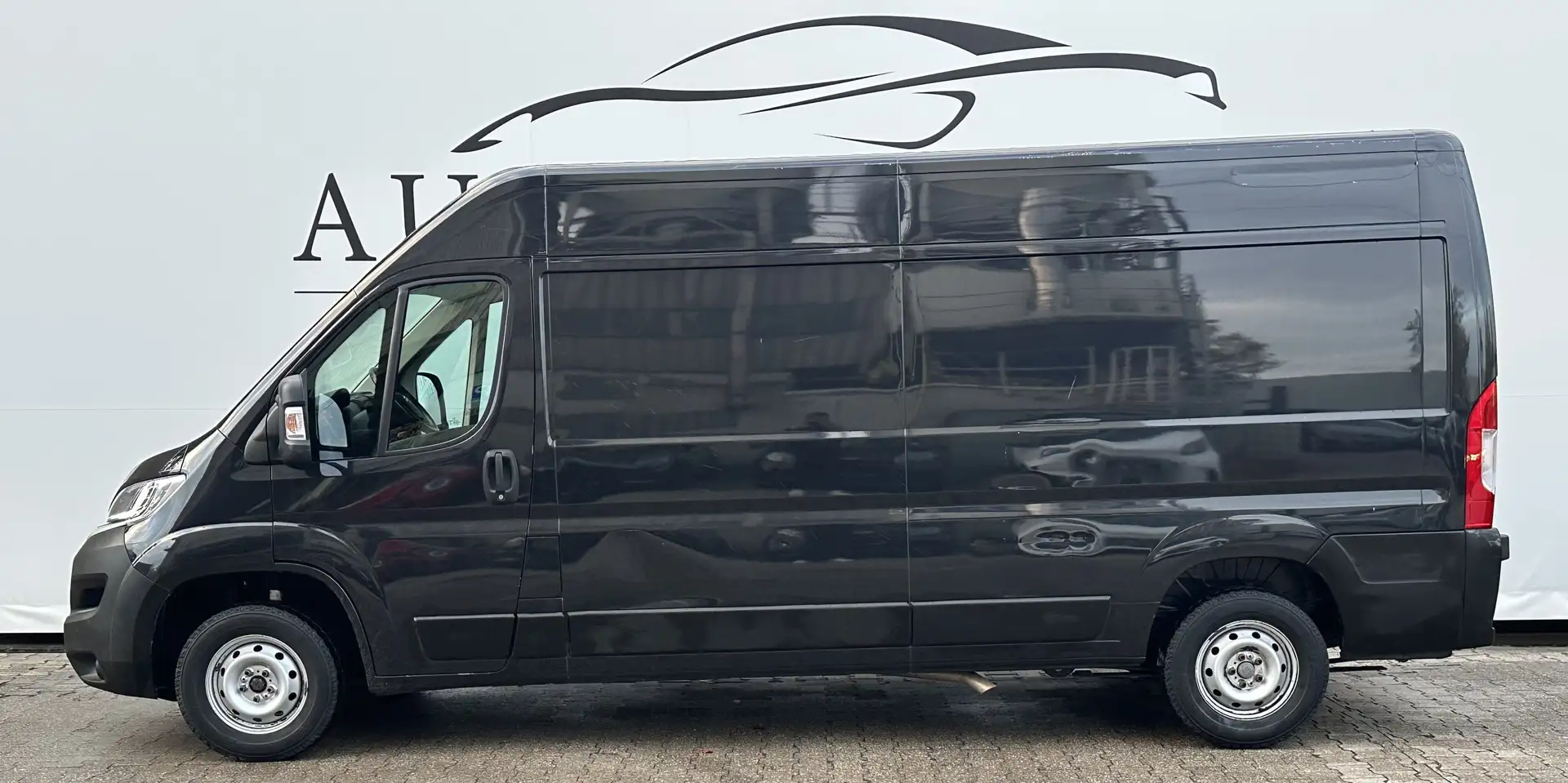 Citroen Jumper 2.0 BlueHDi 130 L3H2 (3,5T) Zwart - 2