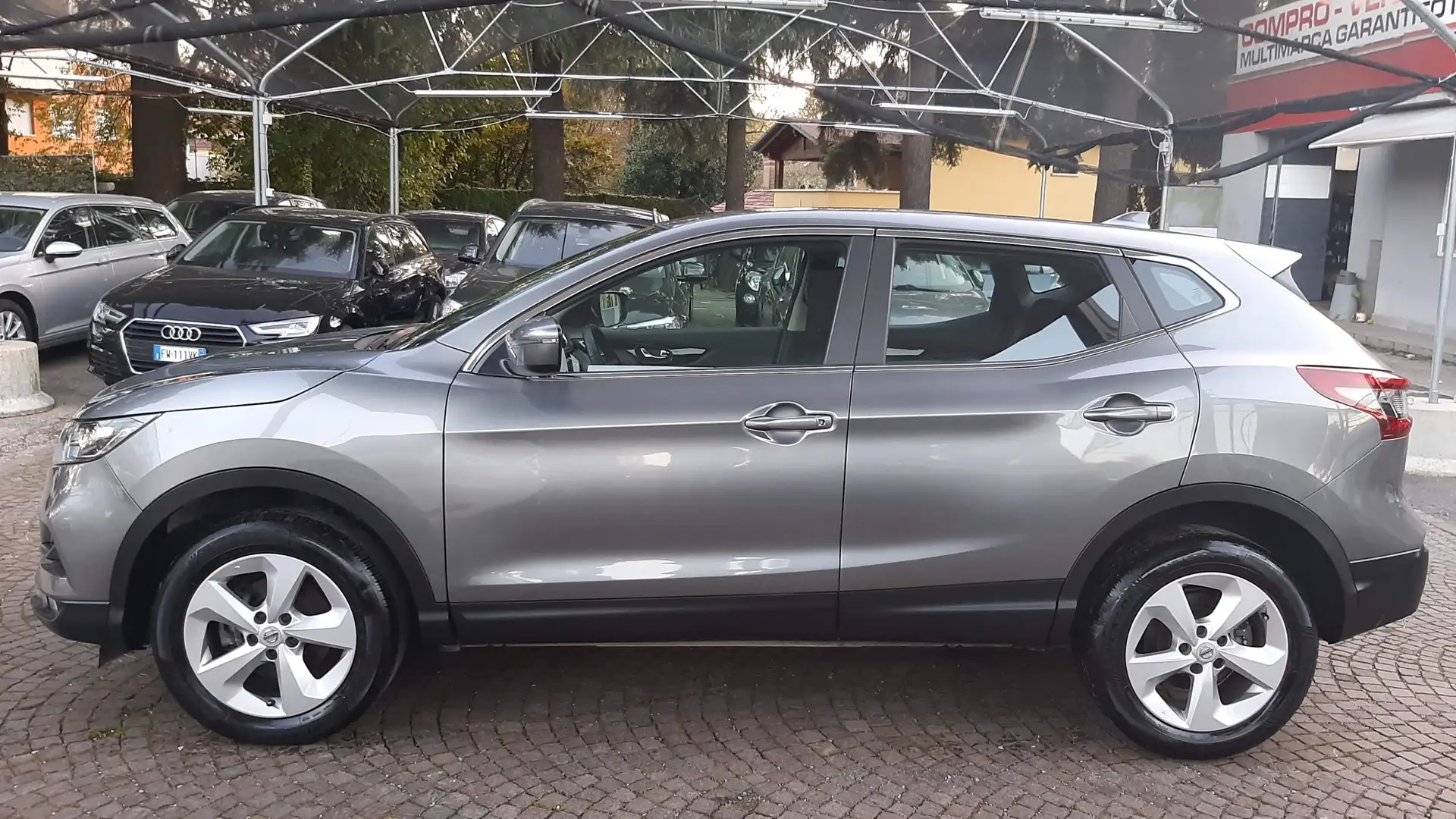 Nissan Qashqai 1.3 dig-t 140cv Grijs - 2