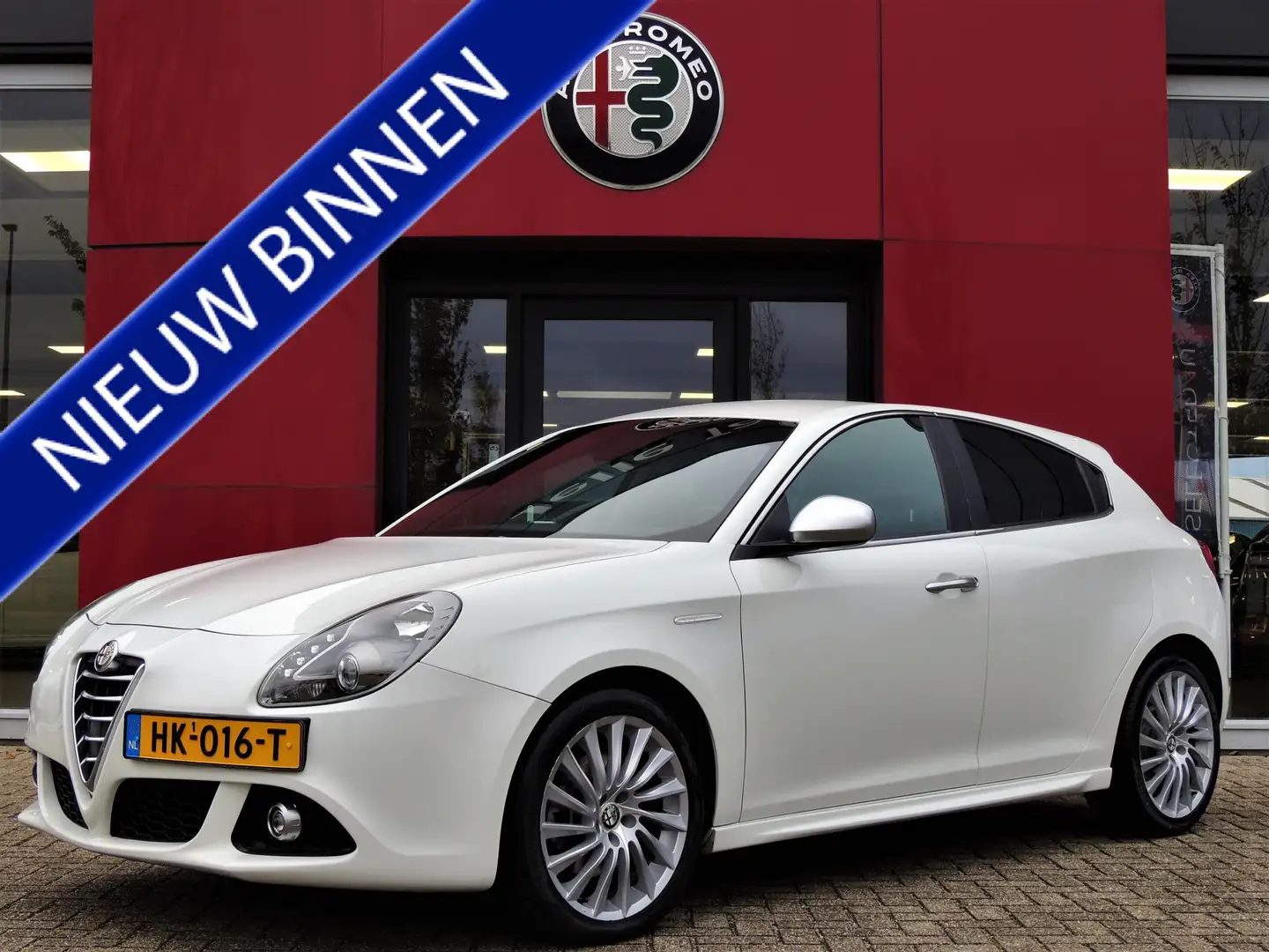 Alfa Romeo Giulietta 1.4 T Exclusive TCT 170PK | 18" velgen | Navigatie Wit - 1