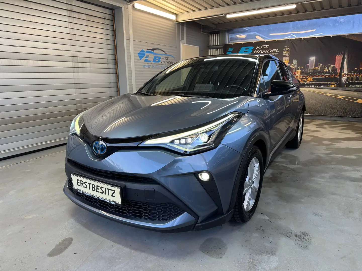Toyota C-HR Hybrid Flow Grau - 2