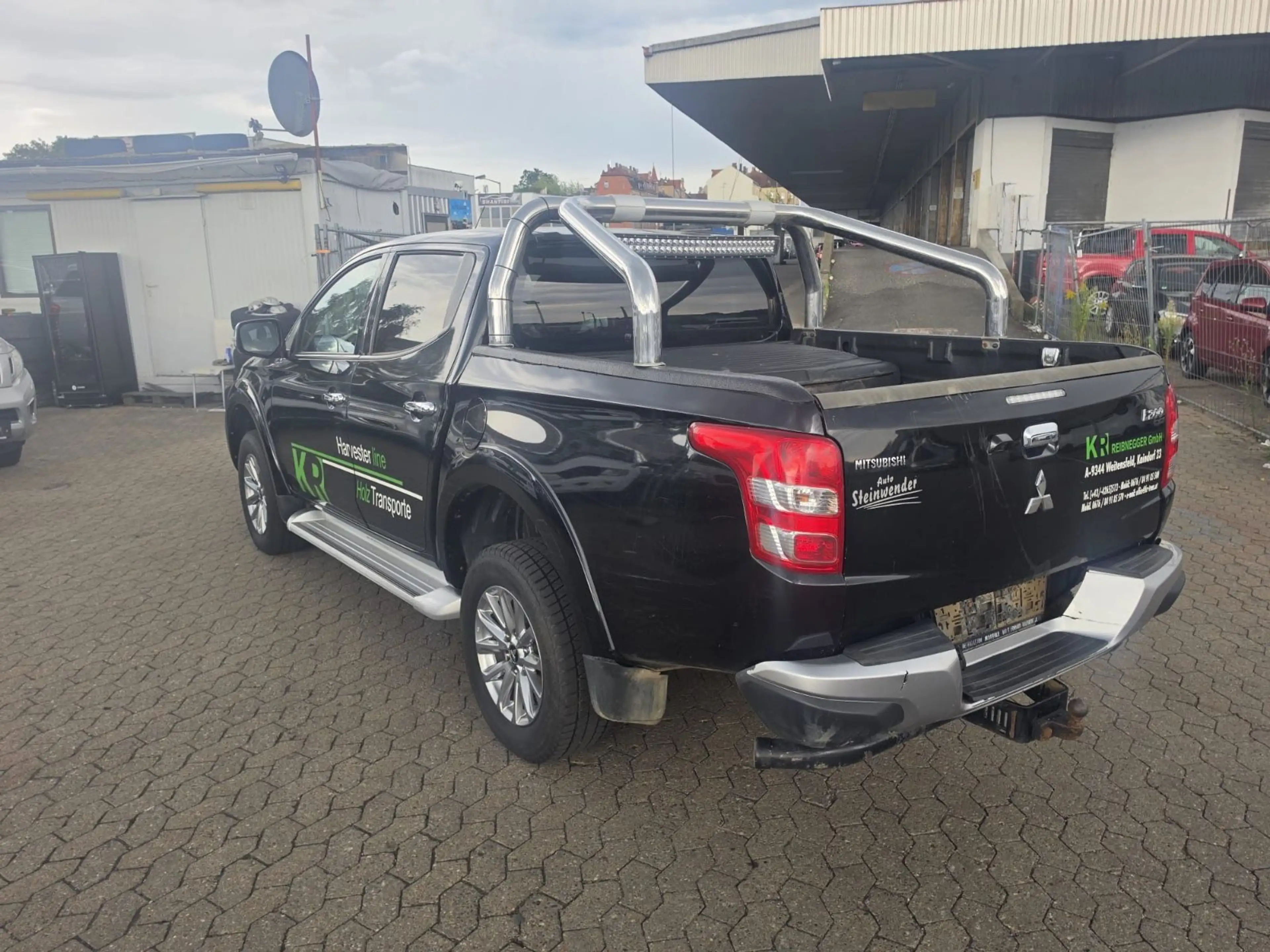 Mitsubishi L200 — photo 13