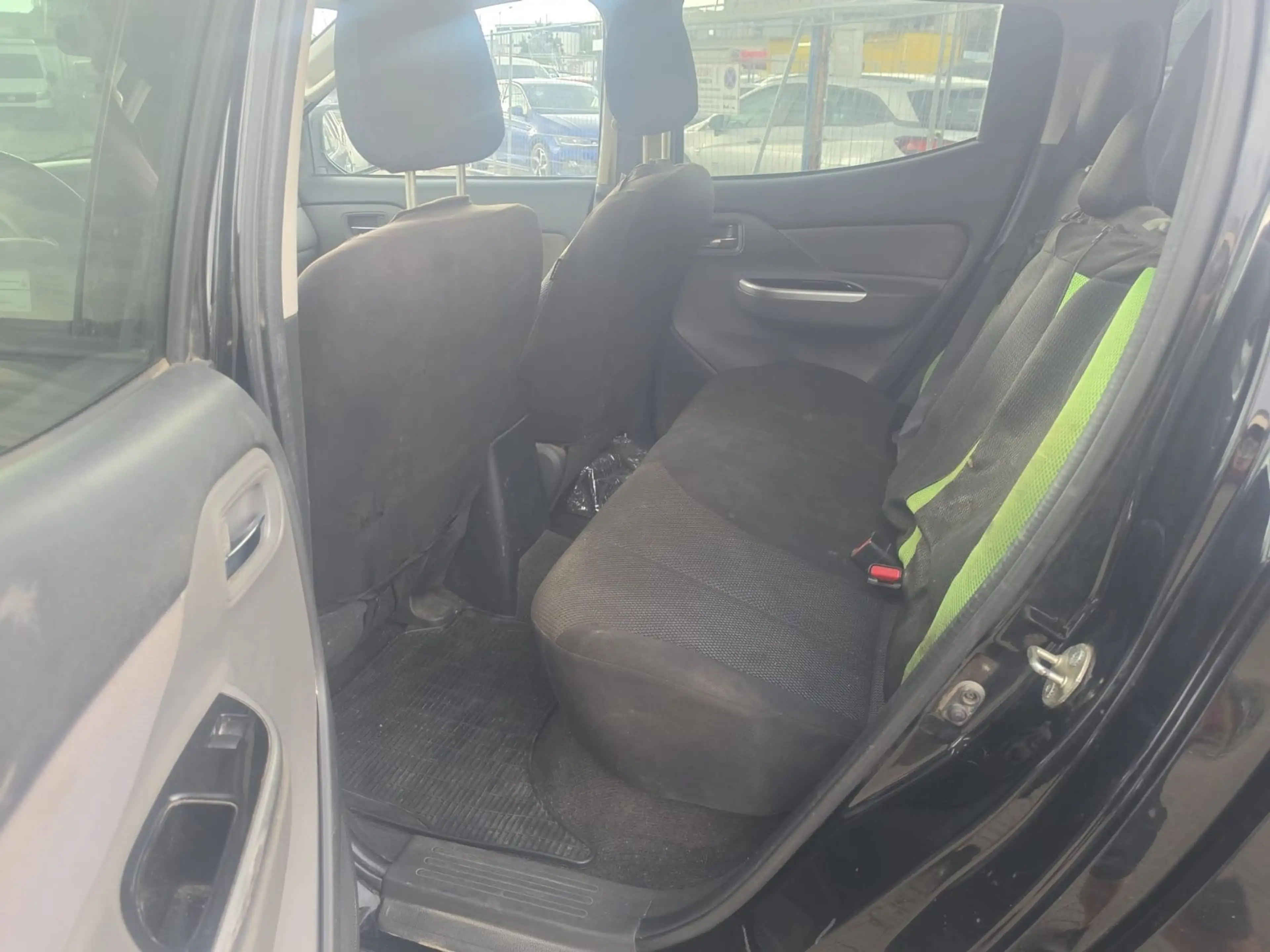 Mitsubishi L200 — photo 9