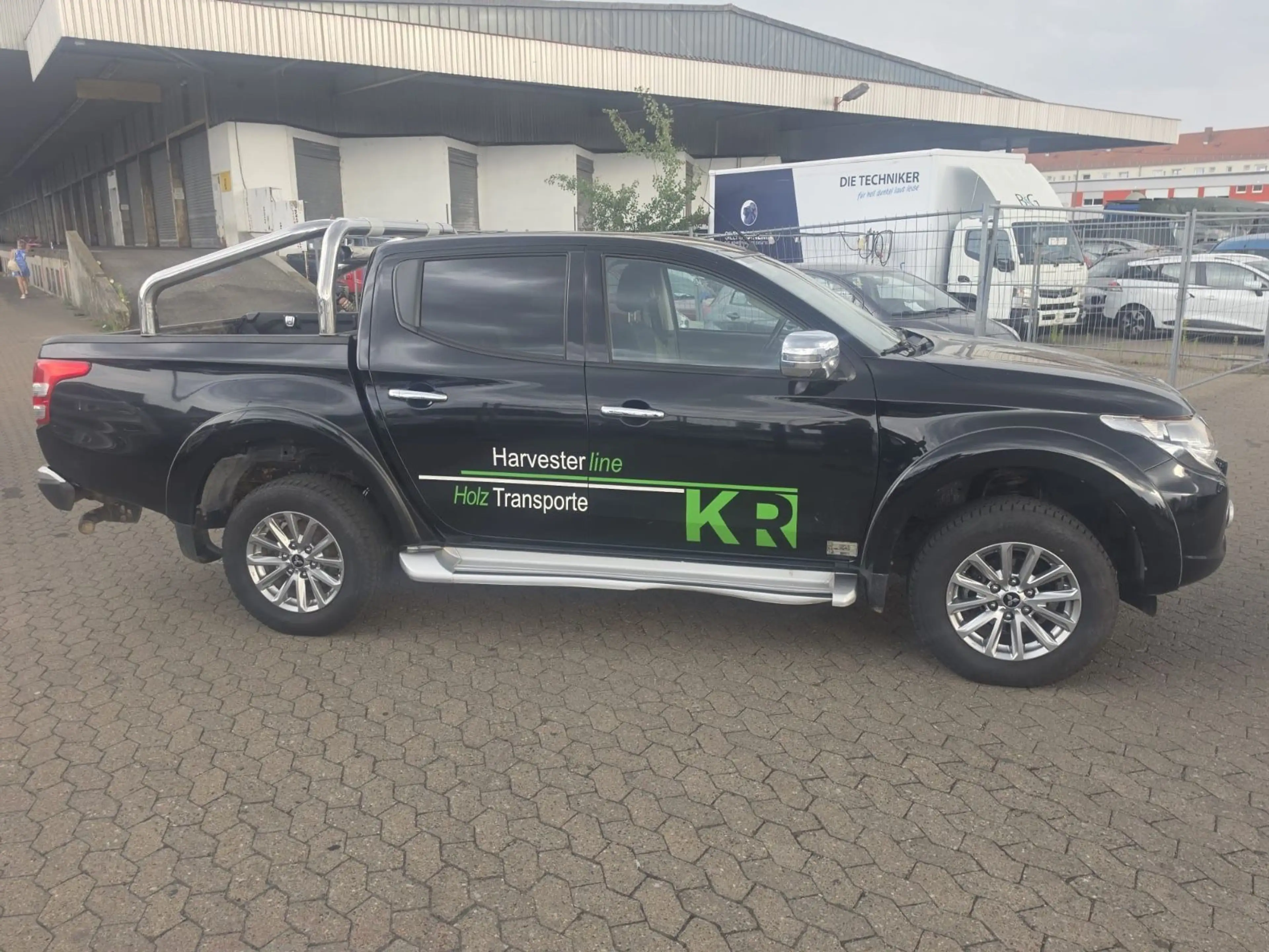 Mitsubishi L200 — photo 4