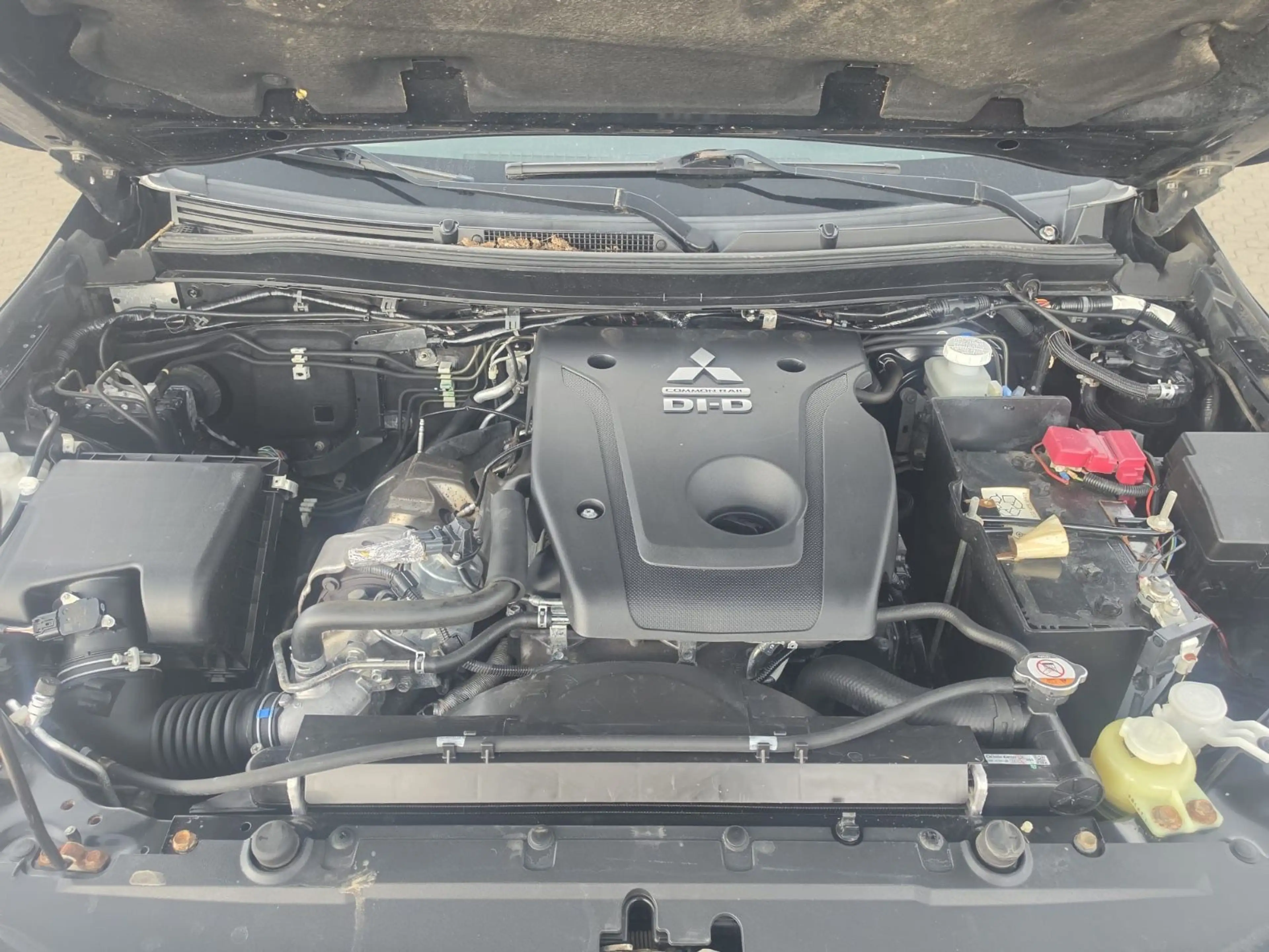 Mitsubishi L200 — photo 10