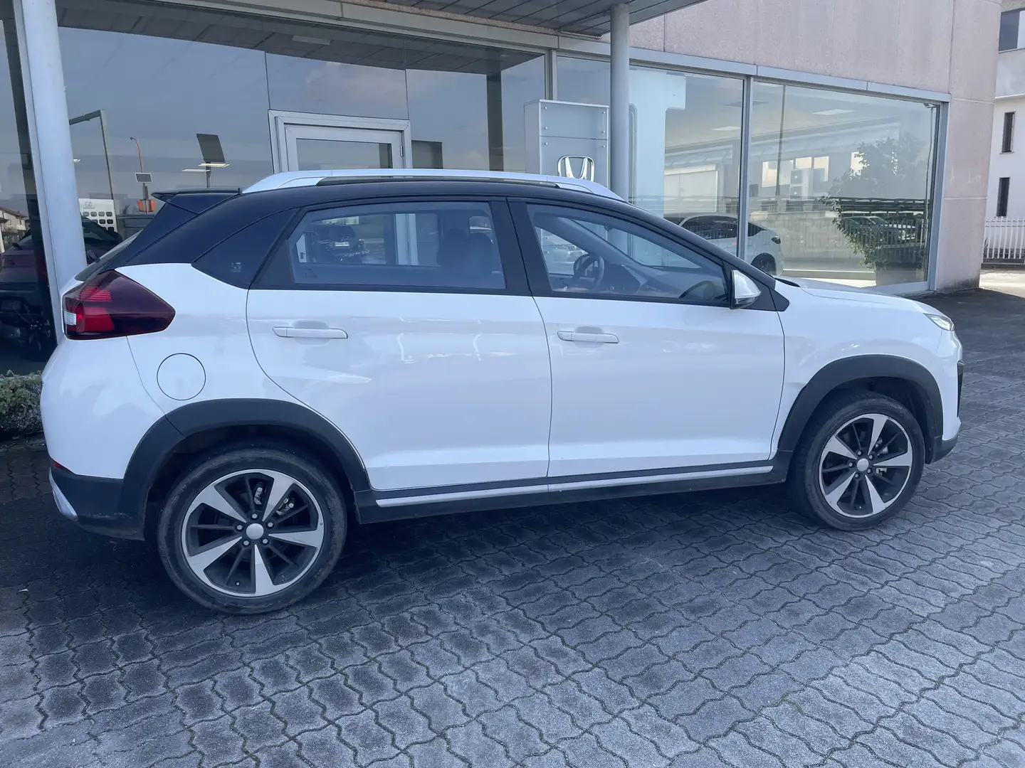 DR Automobiles DR 3.0 1.5 Gpl 114cv cvt Weiß - 1