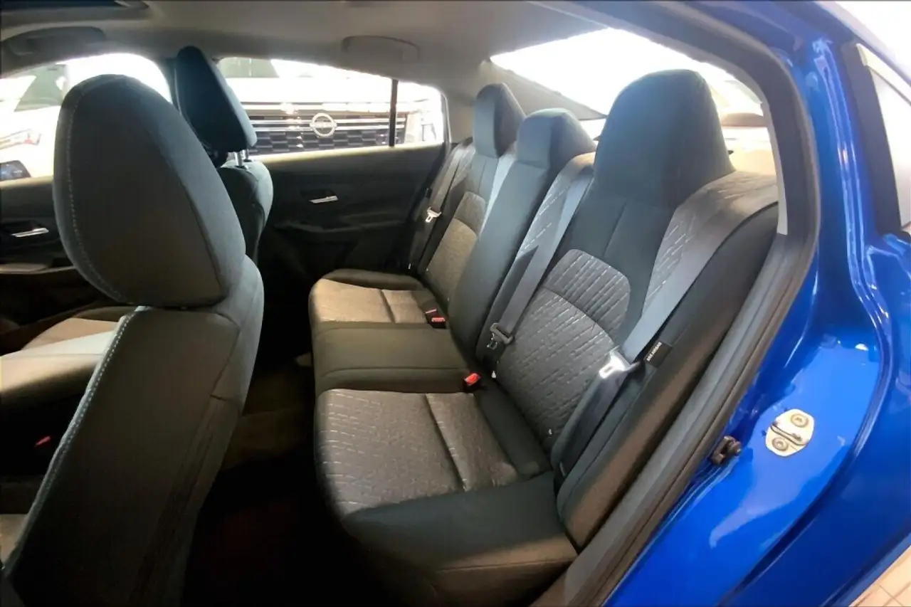Nissan Sentra снимка Nissan Sentra