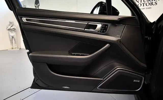 Porsche Panamera view 12