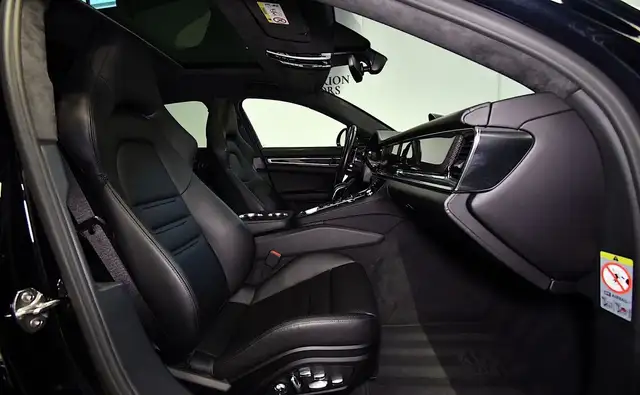 Porsche Panamera view 8