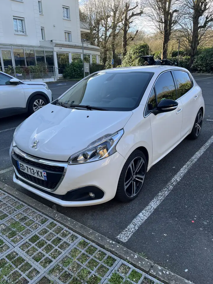 Peugeot 208 1.2 PureTech 82ch BVM5 Allure
