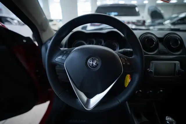 Alfa Romeo Mito view 9