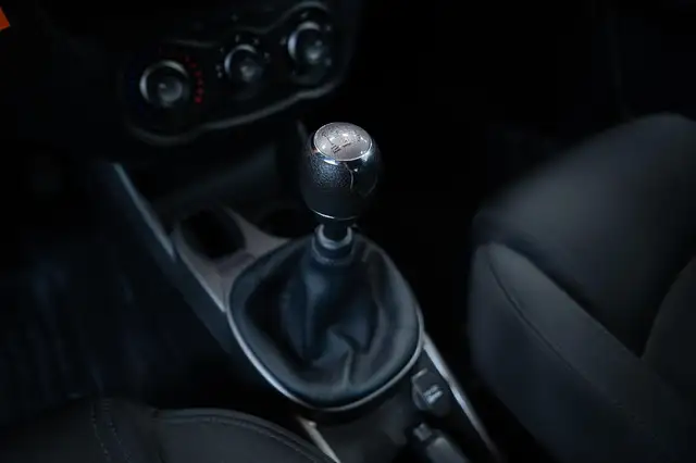 Alfa Romeo Mito view 8
