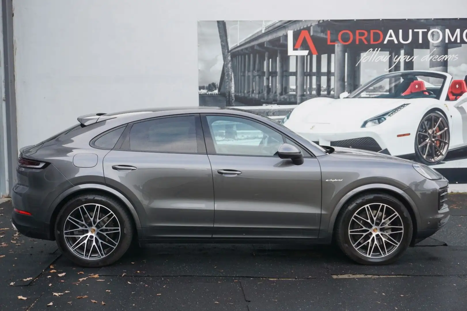 Porsche Cayenne Coupe E-Hybrid*AHK*BOSE*InnoDrive*360Kam Grau - 1