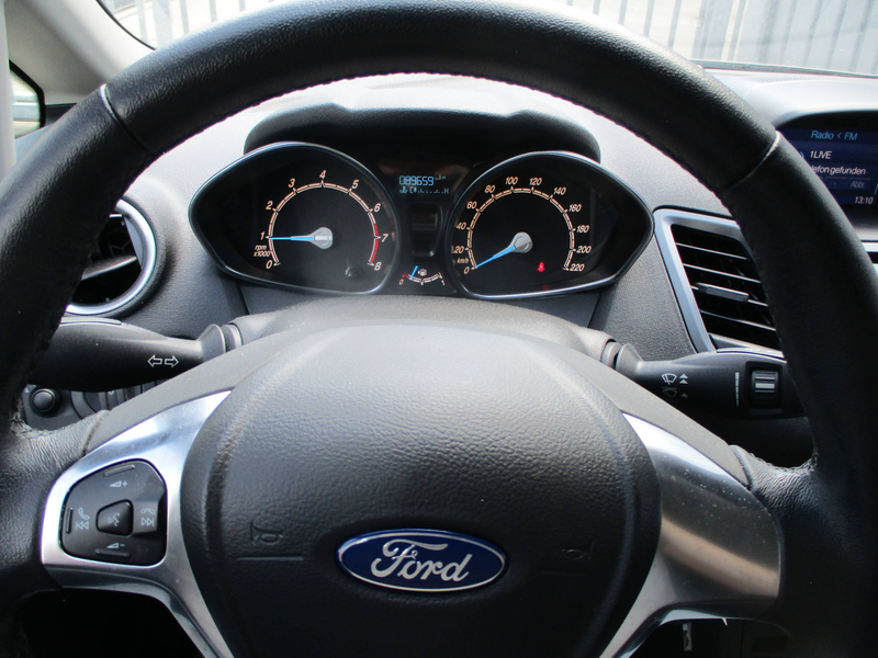 Ford Fiesta Trend — photo 12