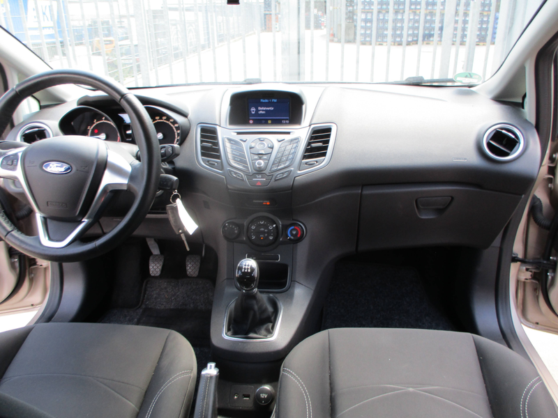 Ford Fiesta Trend — photo 9
