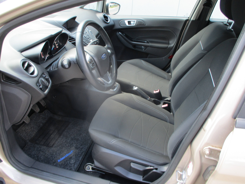 Ford Fiesta Trend — photo 11