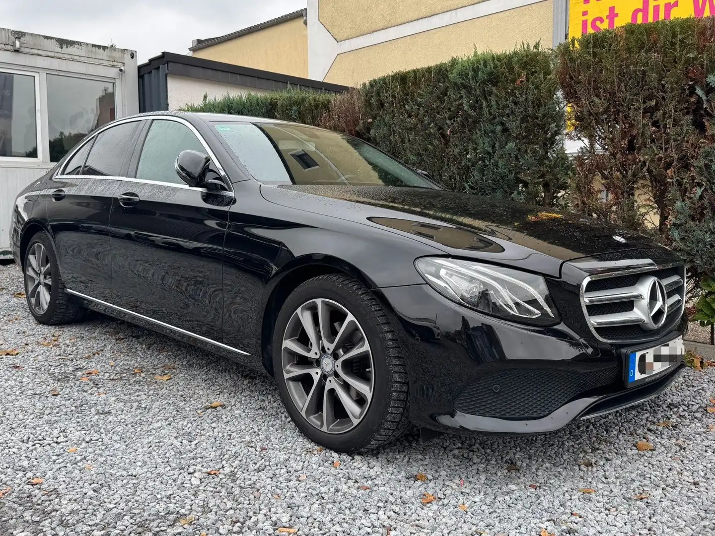 Mercedes-Benz E 200 Lim. Avantgarde*Business-Paket*NAVI*BT Schwarz - 1