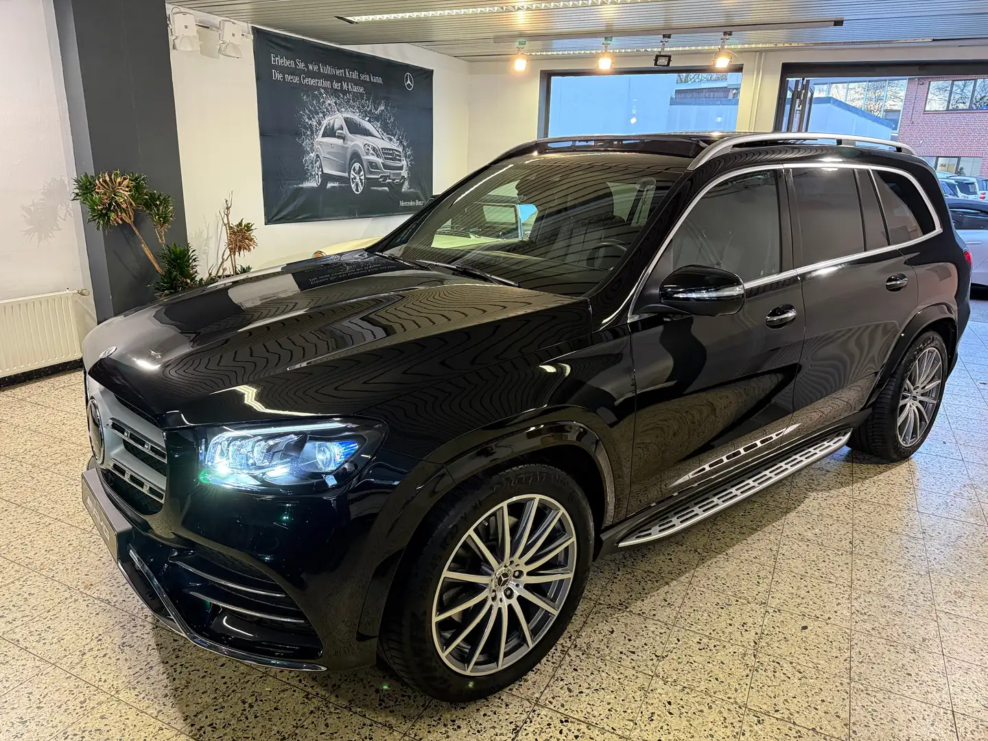Mercedes-Benz GLS 400 d 4Ma AMG + Exklusiv NAV/LED/STDHZ/AHK/PSD/DISTRON Schwarz - 2