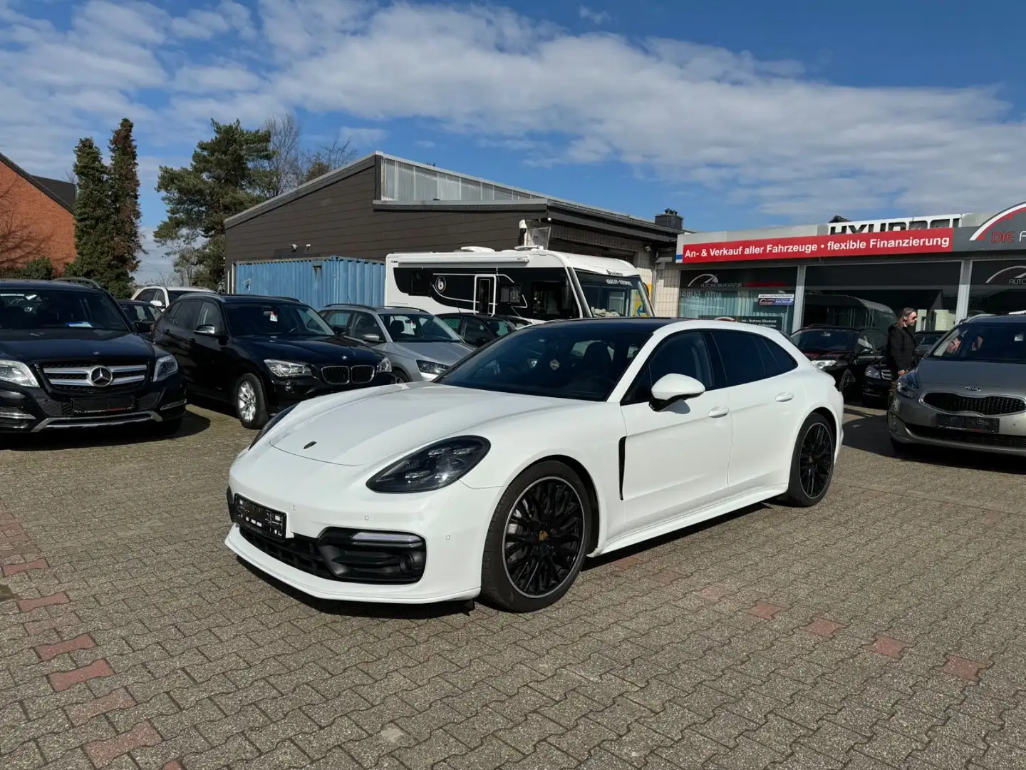 Porsche Panamera Sport Turismo 4 Pano Bose Kamera  Tempo Weiß - 1