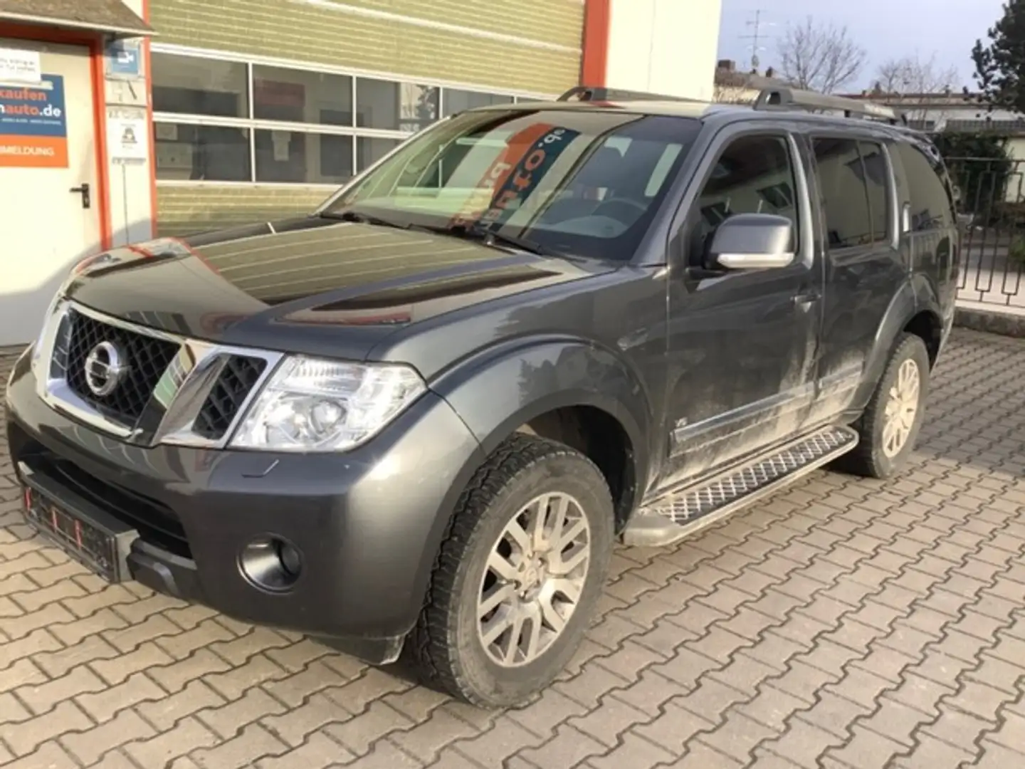 Nissan Pathfinder 3.V6LE Autom. Leder/Navi/MOTORSCHADEN Grau - 1