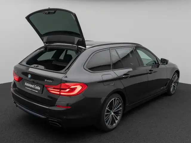 BMW 5 Series view 14
