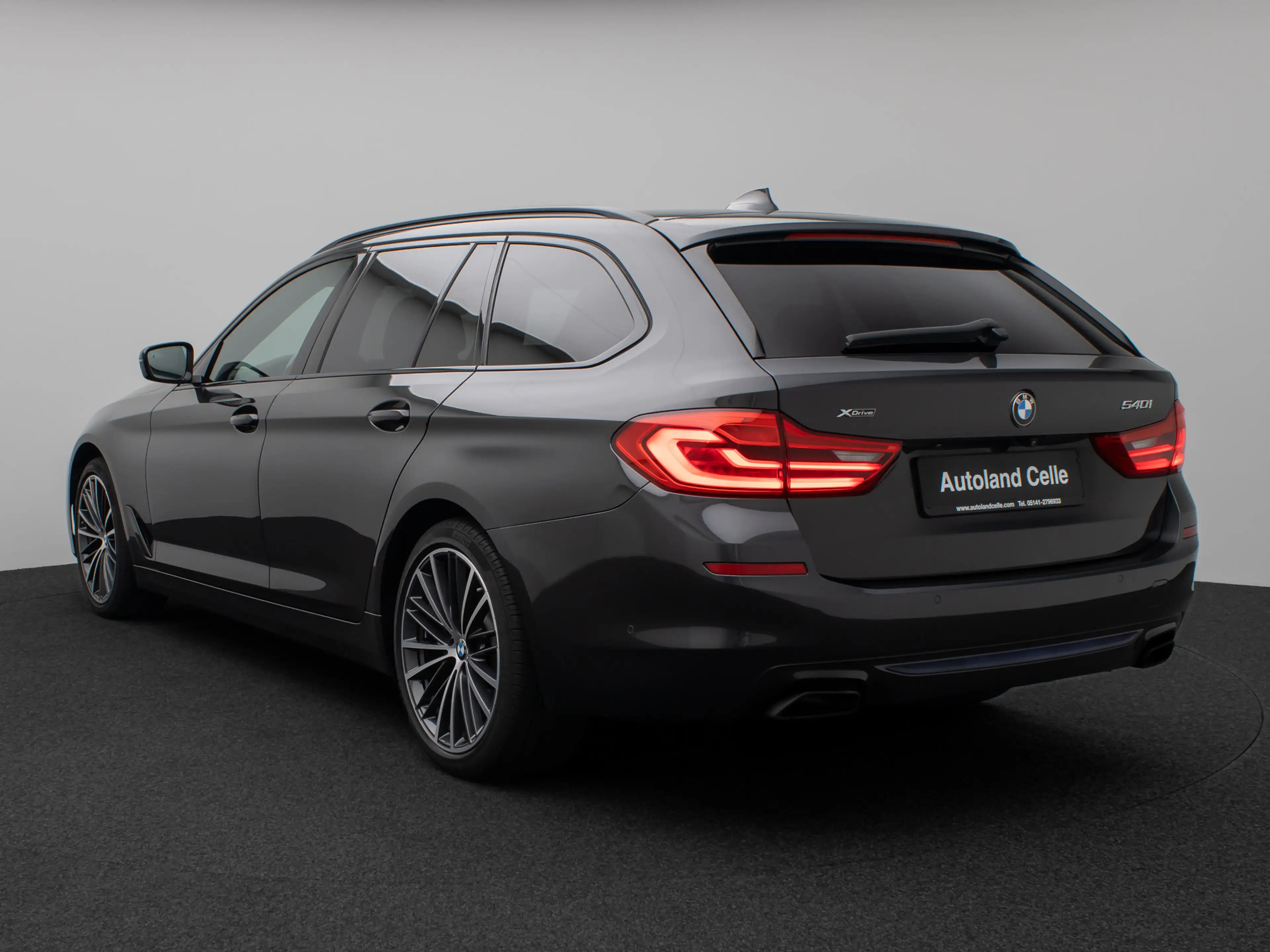 BMW 540 SportLine Panorama HUD DAB HiFi 4xKlima — photo 9
