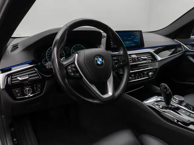 BMW 5 Series view 21