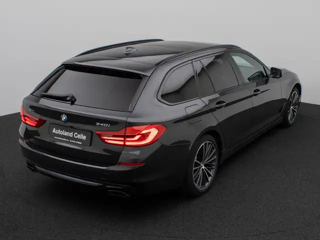 BMW 5 Series view 7