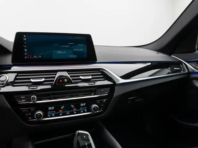 BMW 5 Series view 22