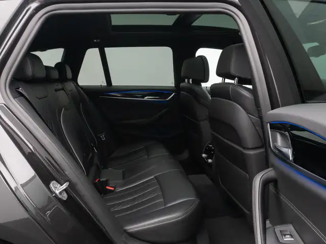 BMW 5 Series view 27