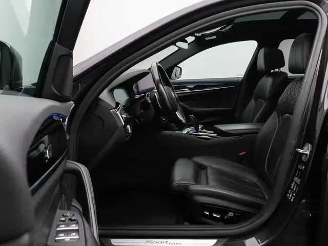 BMW 5 Series view 20