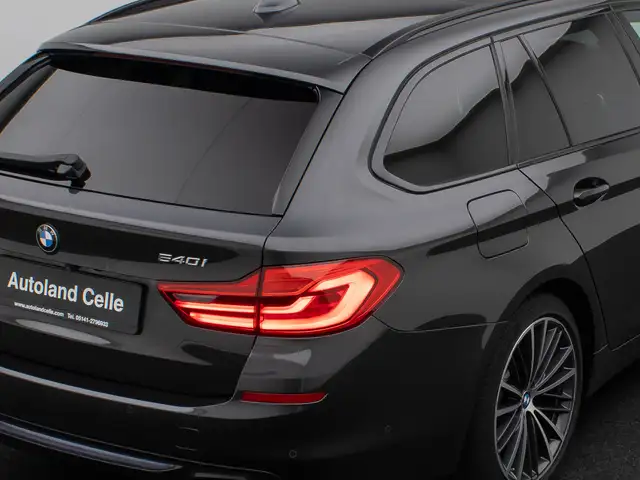 BMW 5 Series view 16