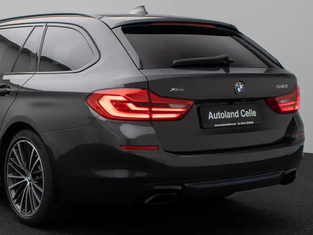 BMW 5 Series view 15