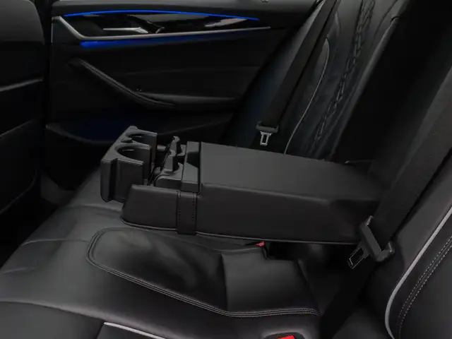 BMW 5 Series view 28