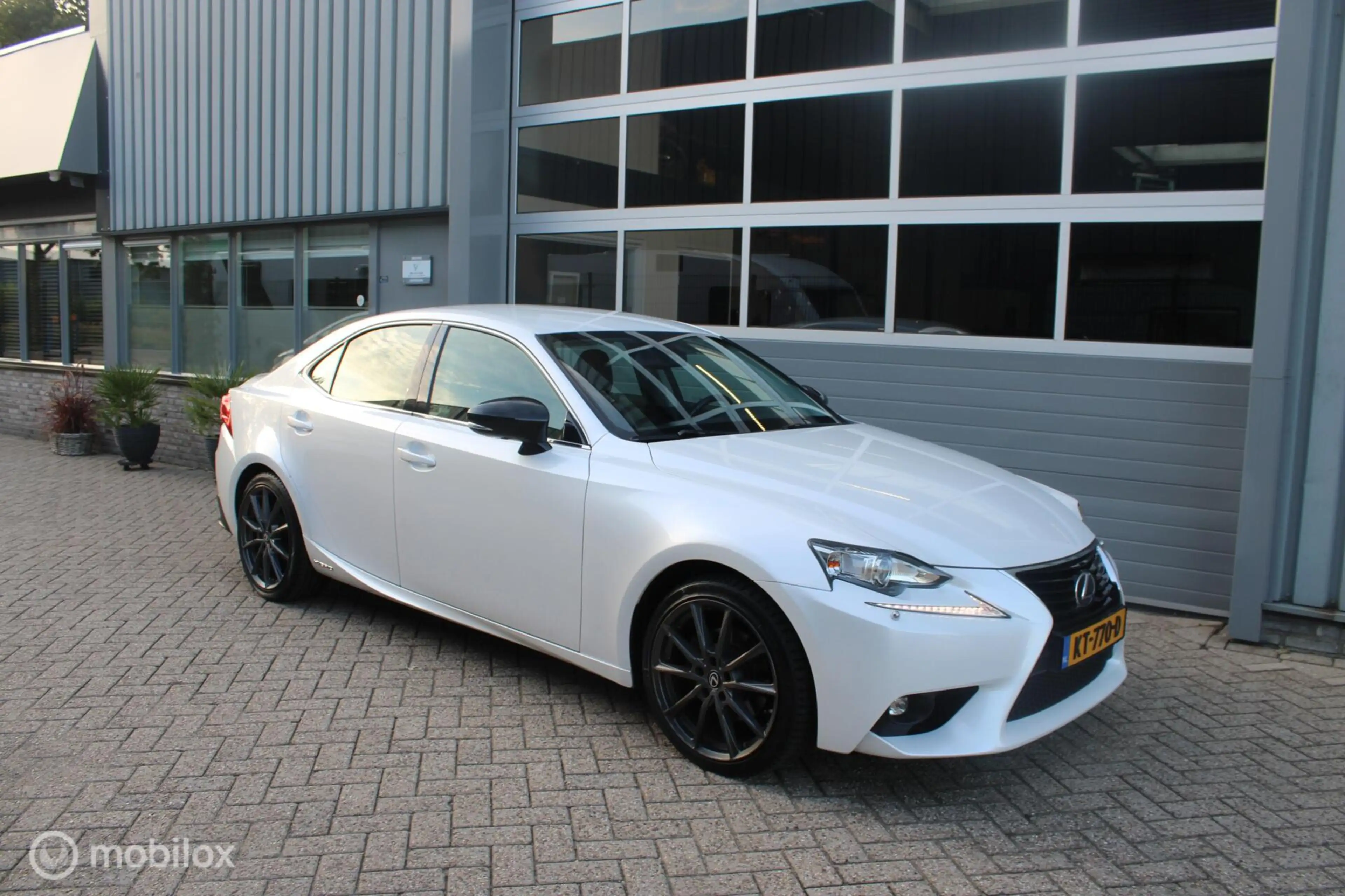 Lexus IS 300 300h Sport Edition NL Auto Boekjes | BTW Auto | Ha — photo 4