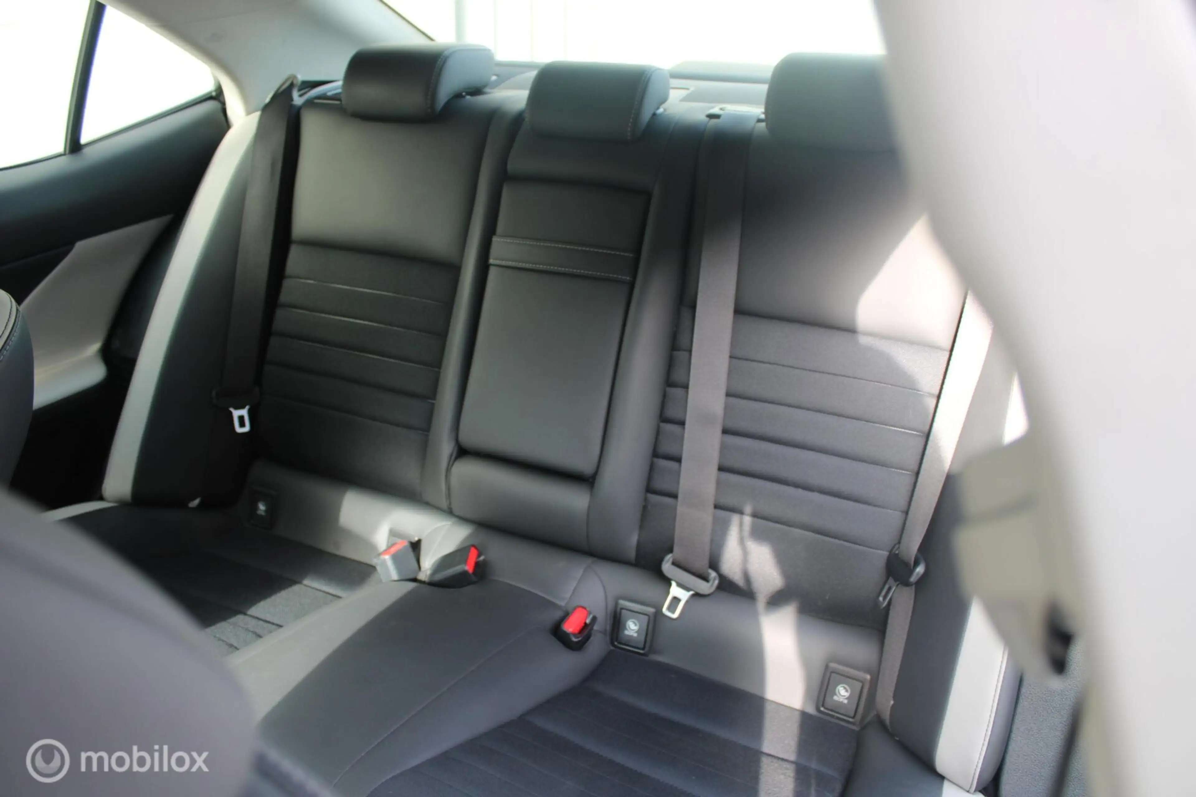 Lexus IS 300 300h Sport Edition NL Auto Boekjes | BTW Auto | Ha — photo 7
