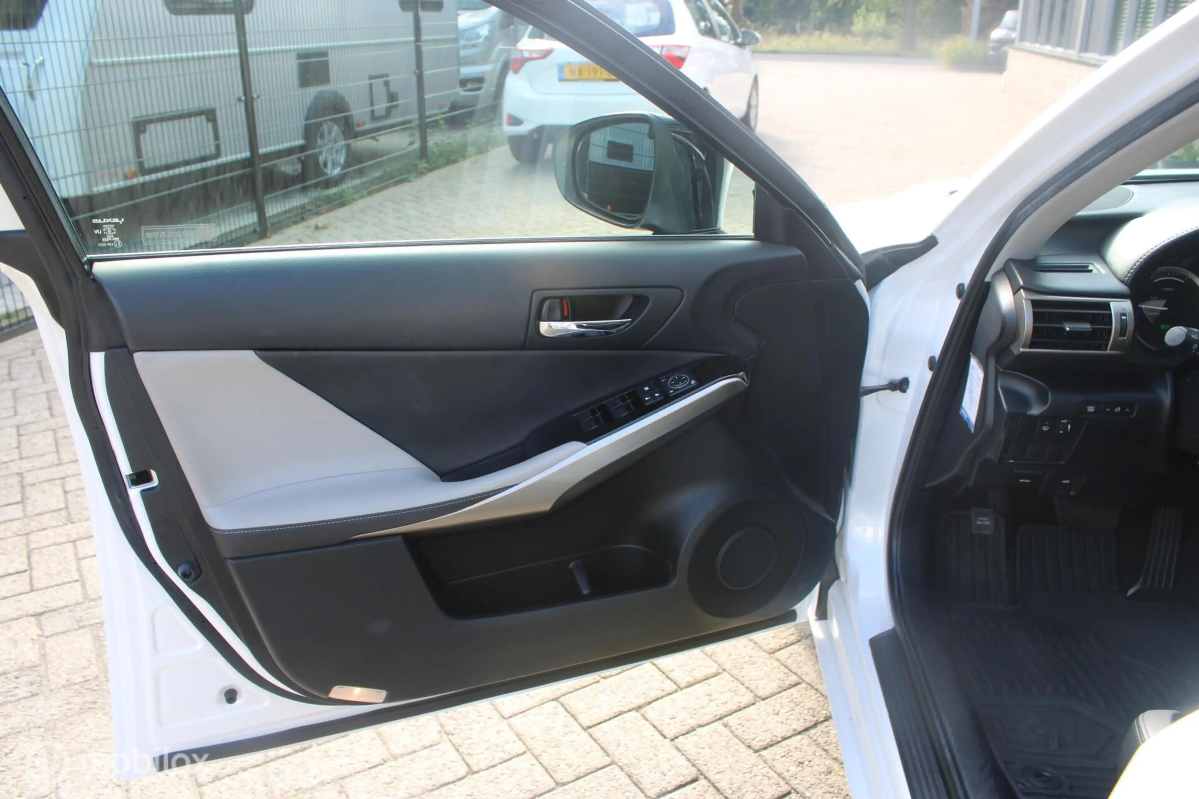 Lexus IS 300 300h Sport Edition NL Auto Boekjes | BTW Auto | Ha — photo 35
