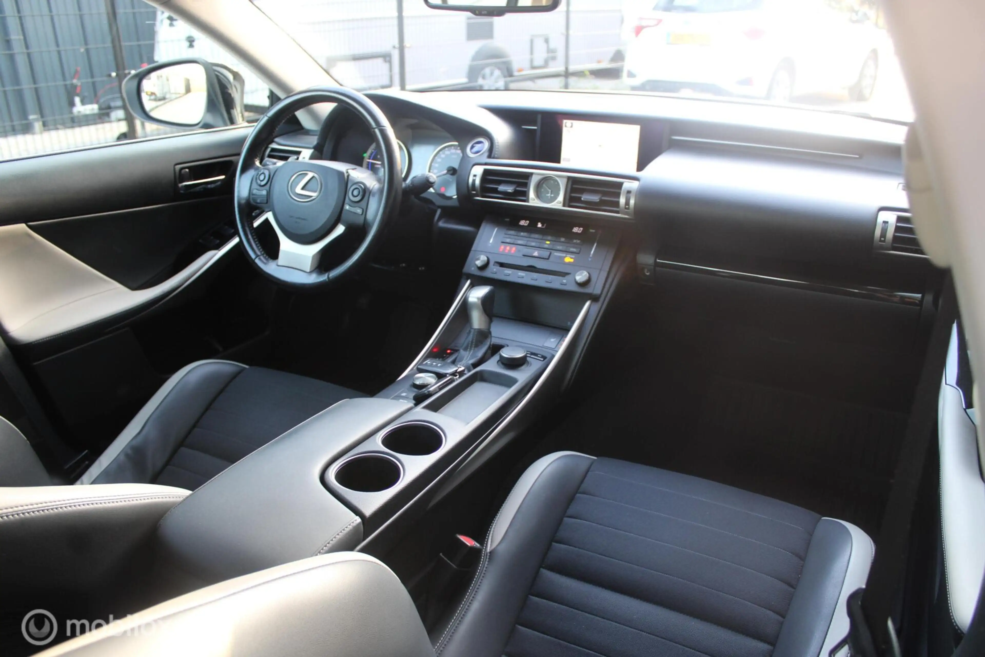 Lexus IS 300 300h Sport Edition NL Auto Boekjes | BTW Auto | Ha — photo 22
