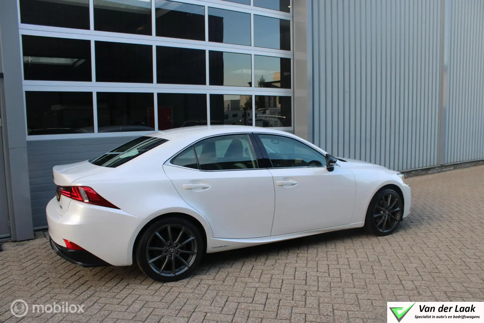 Lexus IS 300 300h Sport Edition NL Auto Boekjes | BTW Auto | Ha Weiß - 2