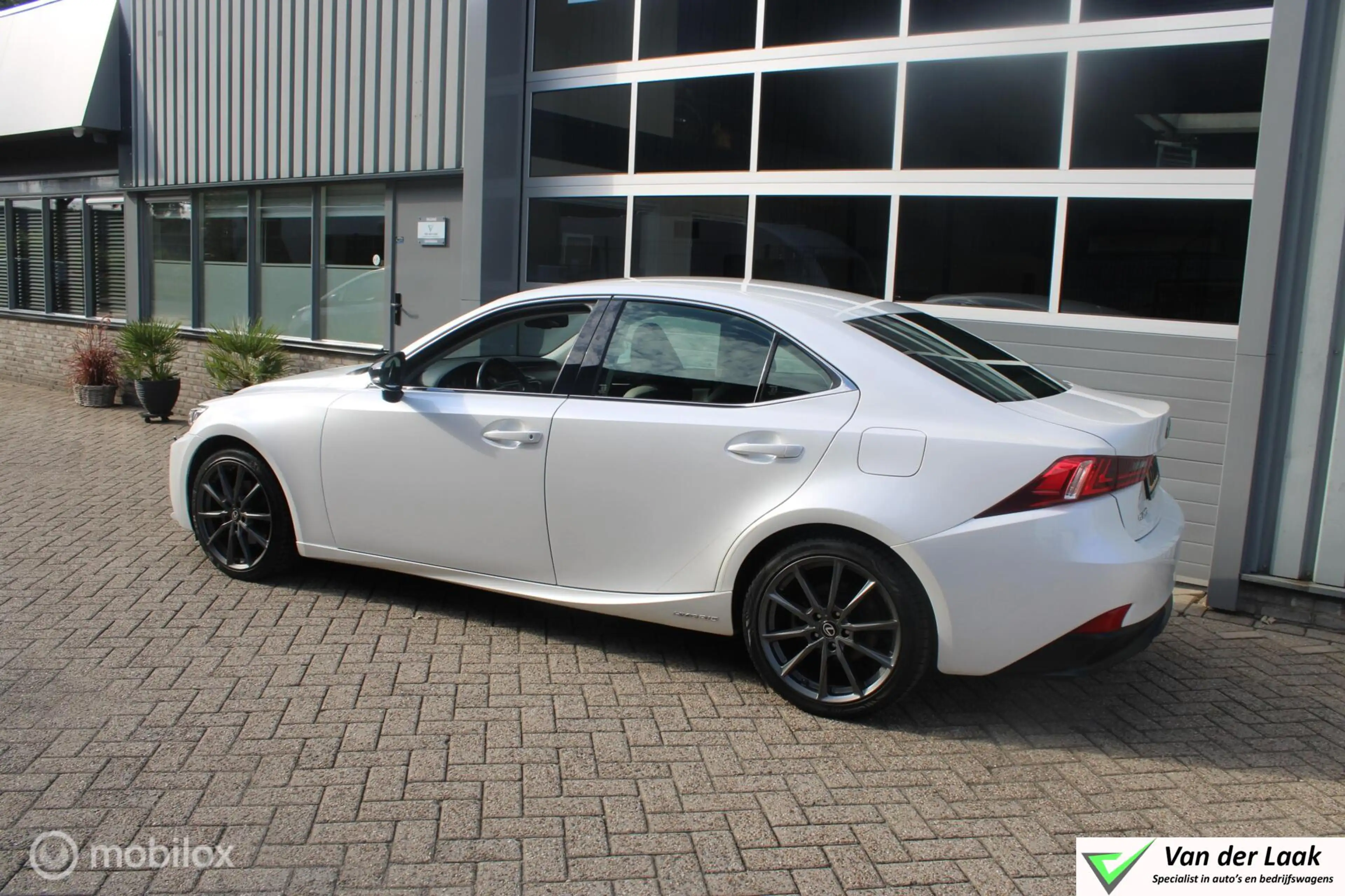 Lexus IS 300 300h Sport Edition NL Auto Boekjes | BTW Auto | Ha — photo 3