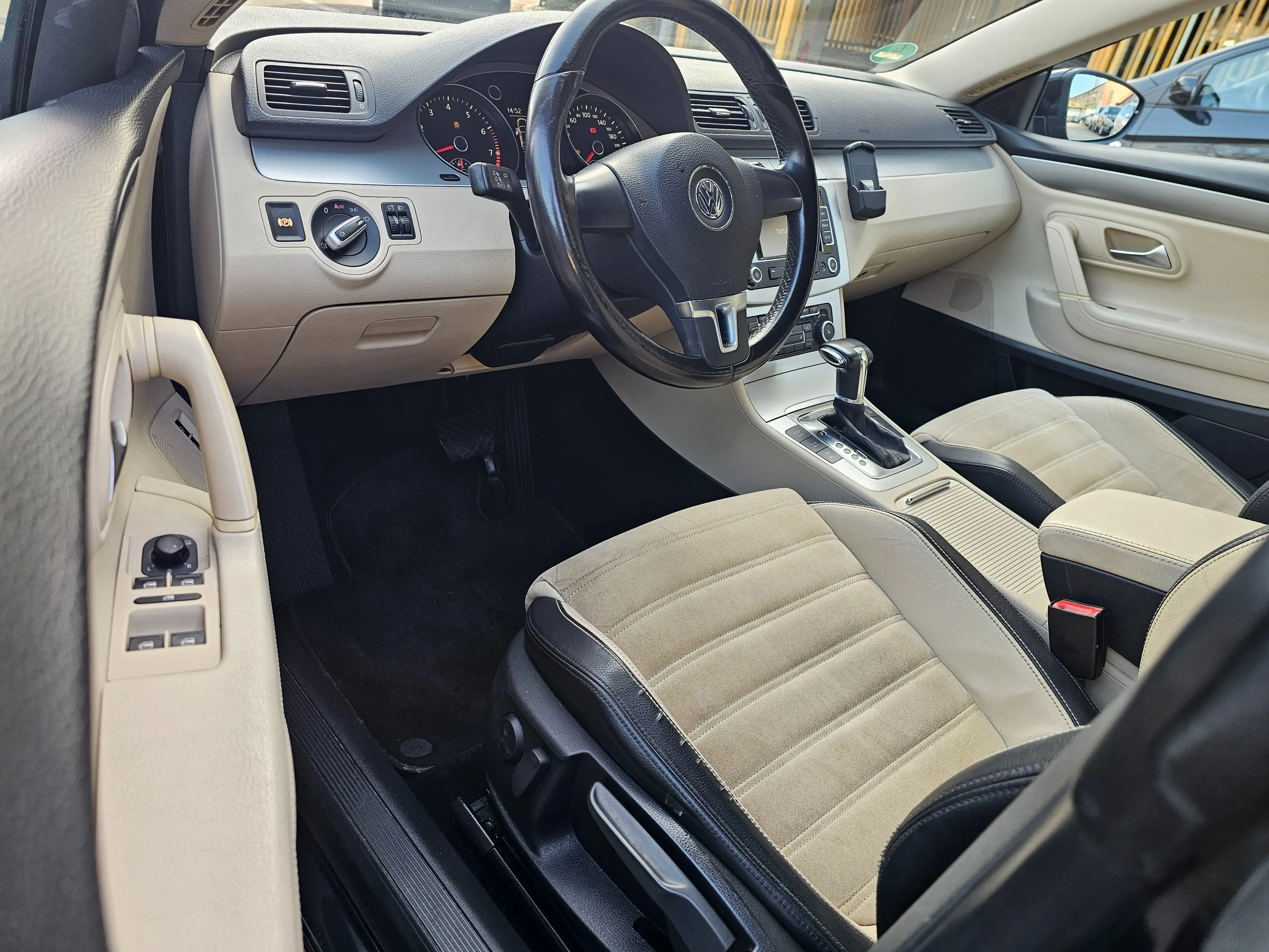 Volkswagen Passat CC 1.8 Automatik Vollleder — photo 10