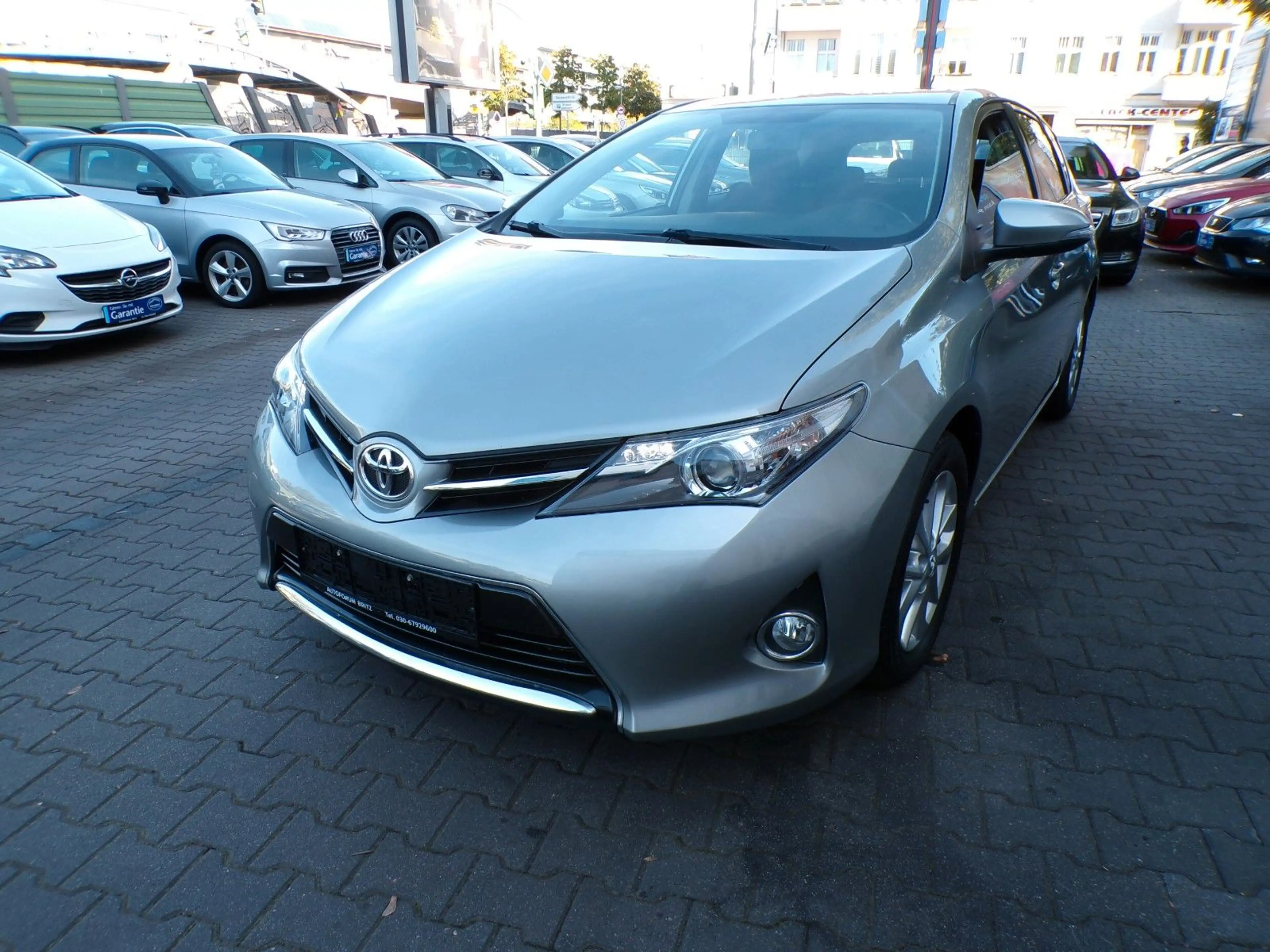 Toyota Auris Life Plus 1,6-l-Valvematic Multidrive S