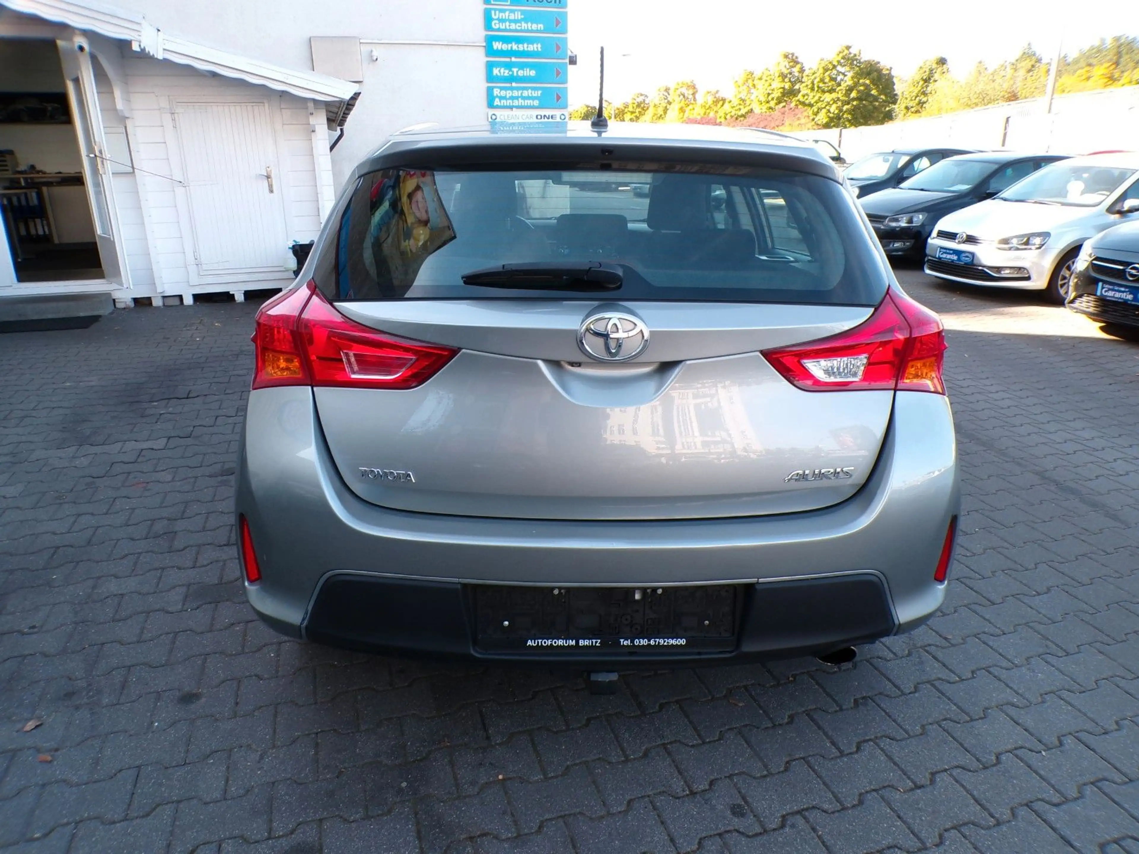 Toyota Auris Life Plus 1,6-l-Valvematic Multidrive S — photo 8